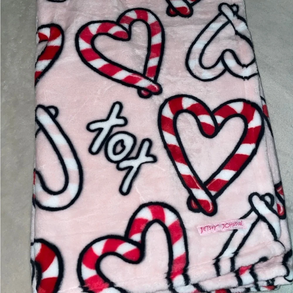 ❄️ Betsy Johnson candy cane heart throw blanket ❄️